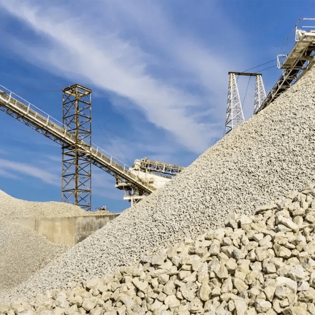 High Capacity Vibrating Screen for Aggregate Dewatering